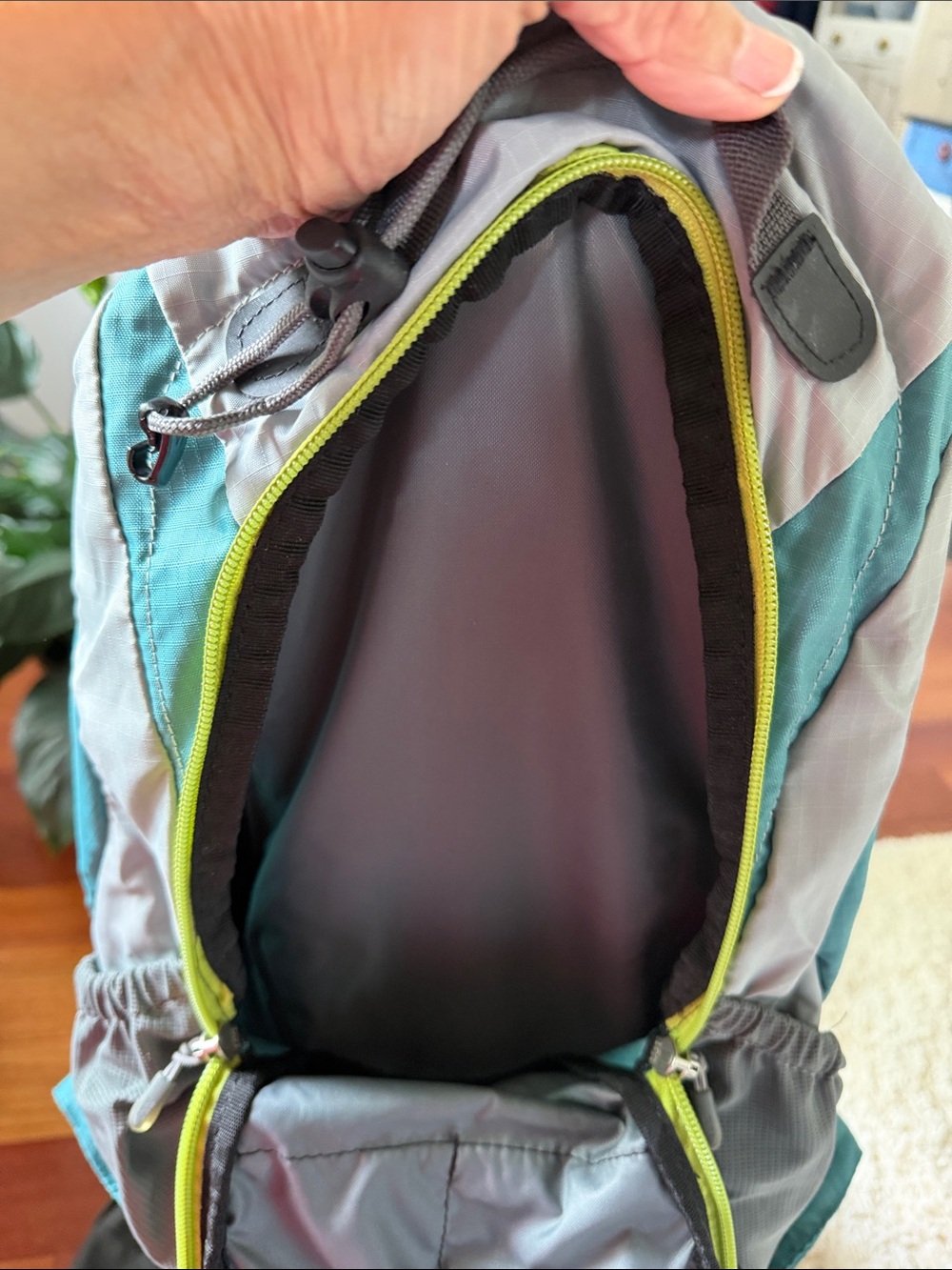 REI Teal and Gray Daypack with Lime Trim - Picture 4 of 4